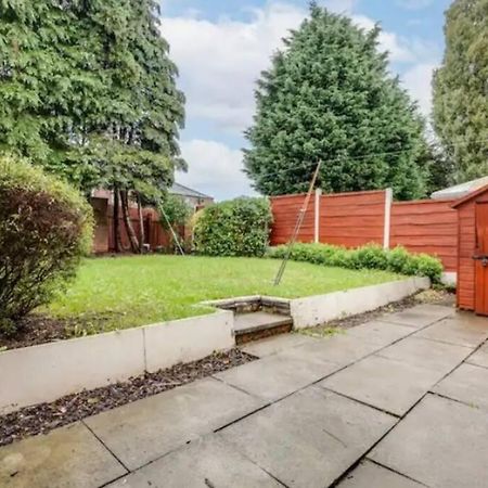 Newly Renovated House Near Trafford Centre Villa Manchester Exterior photo