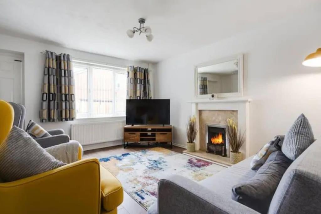 Newly Renovated House Near Trafford Centre Villa Manchester Exterior photo